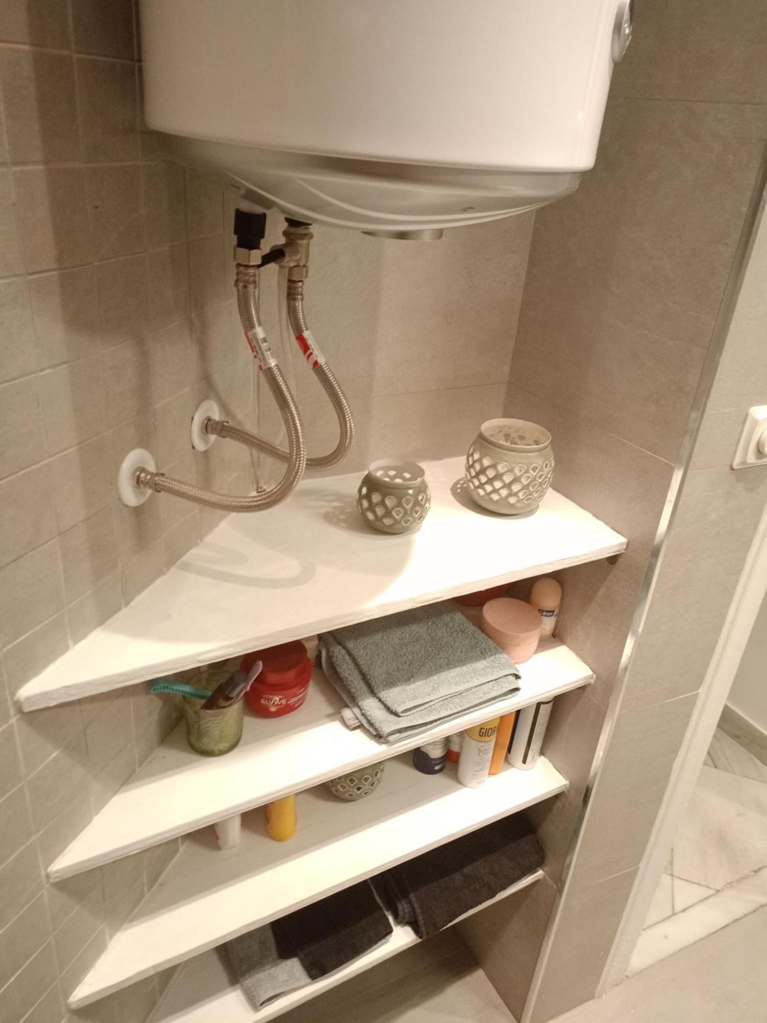 Small Stylish Room With Comfortable Queen-Size Bed In Very Large, Beautifully Decorated Shared Flat In The Historic Centre Of Málaga Buitenkant foto