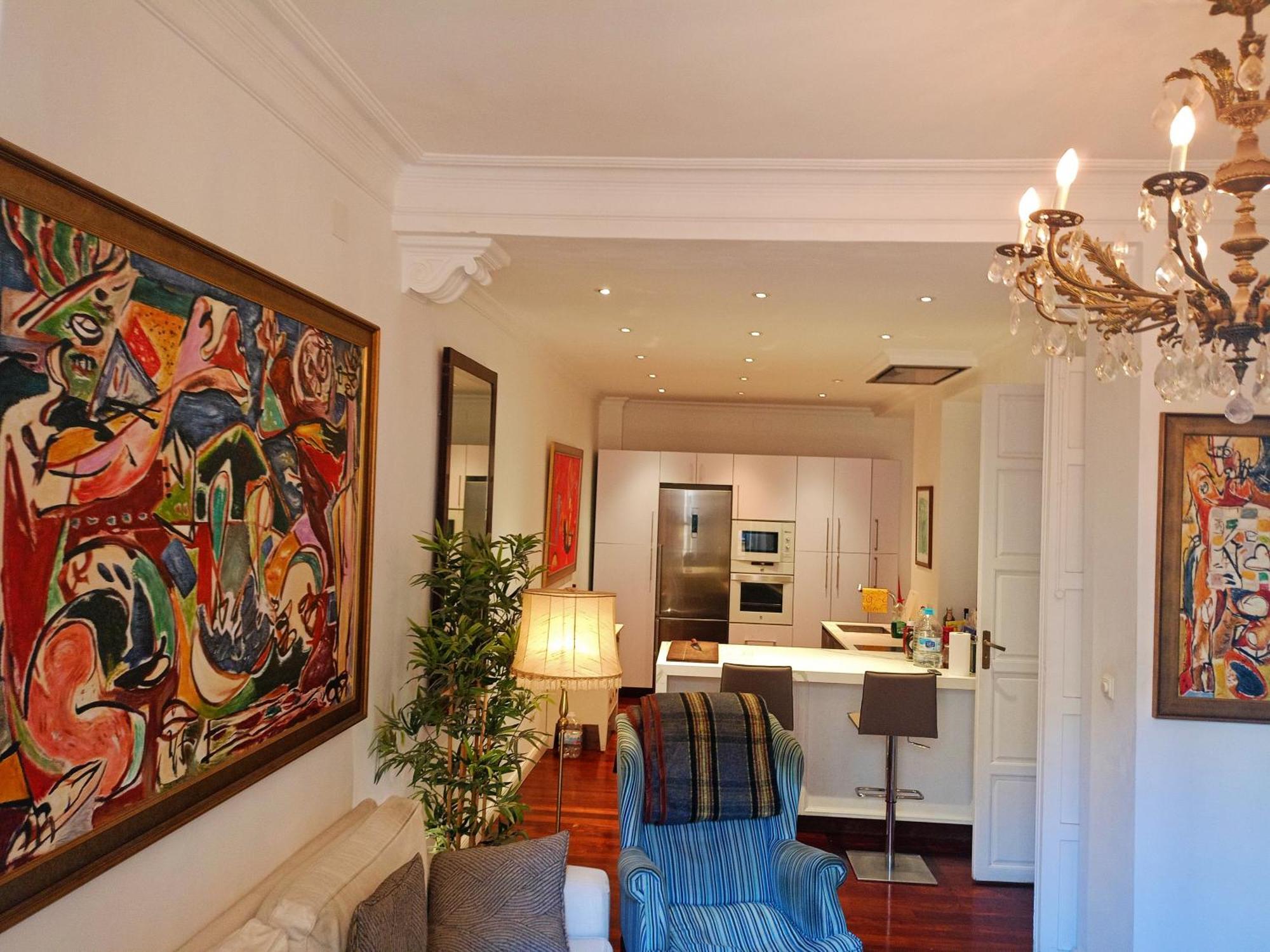 Small Stylish Room With Comfortable Queen-Size Bed In Very Large, Beautifully Decorated Shared Flat In The Historic Centre Of Málaga Buitenkant foto